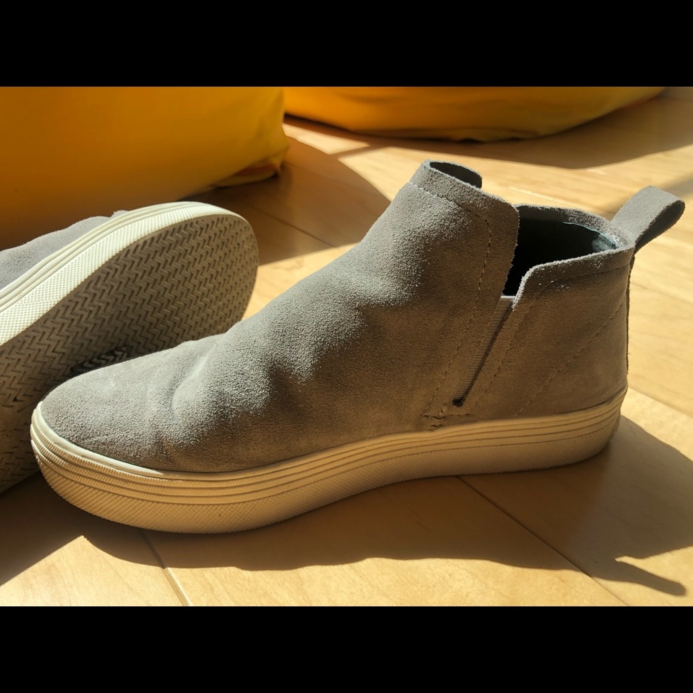 Dolce Vita Grey suede sneakers